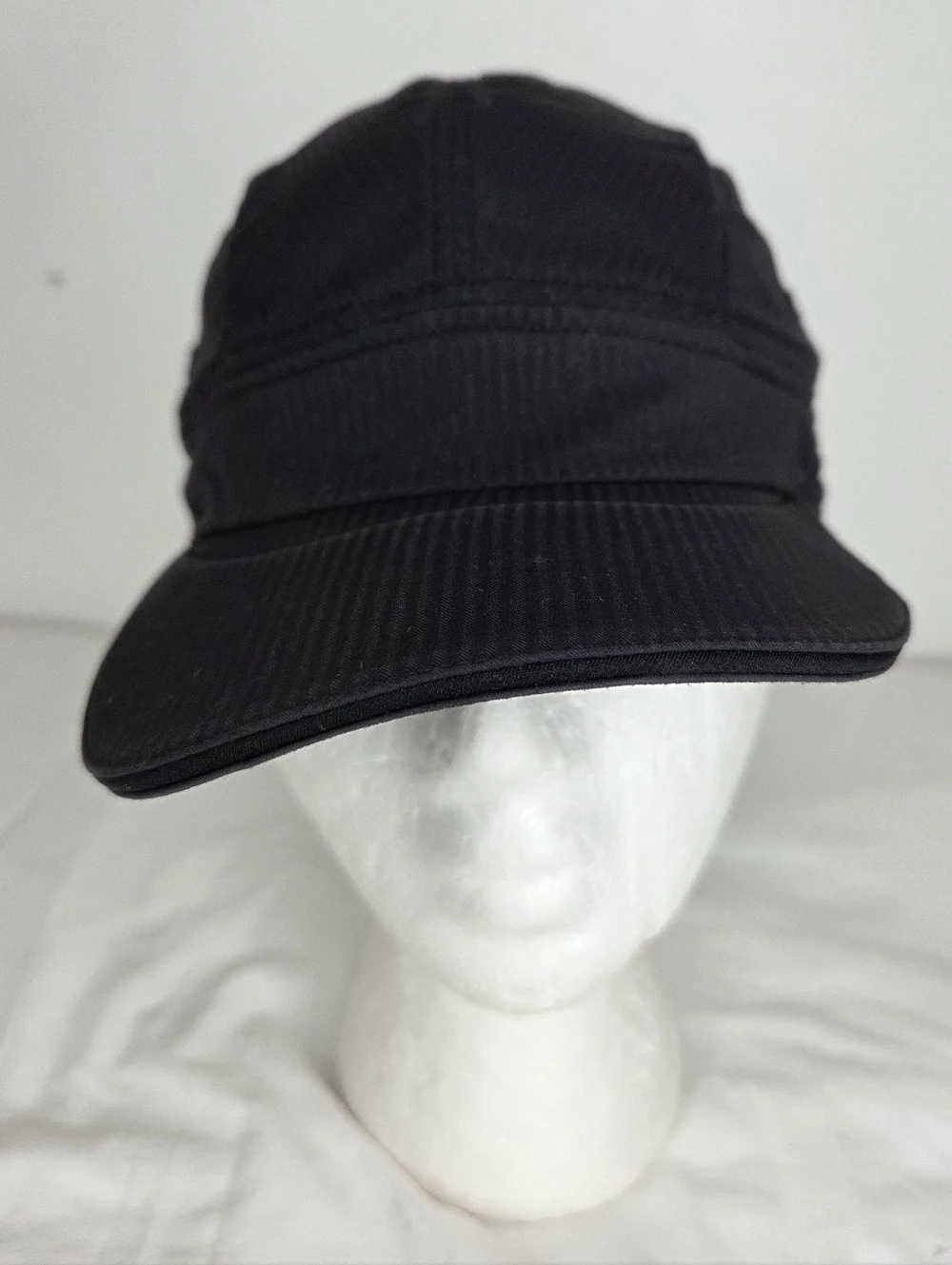 Lululemon OS Black Baseball Cap Lightweight with Structured Brim (no Hangtag) - Picture 2 of 7